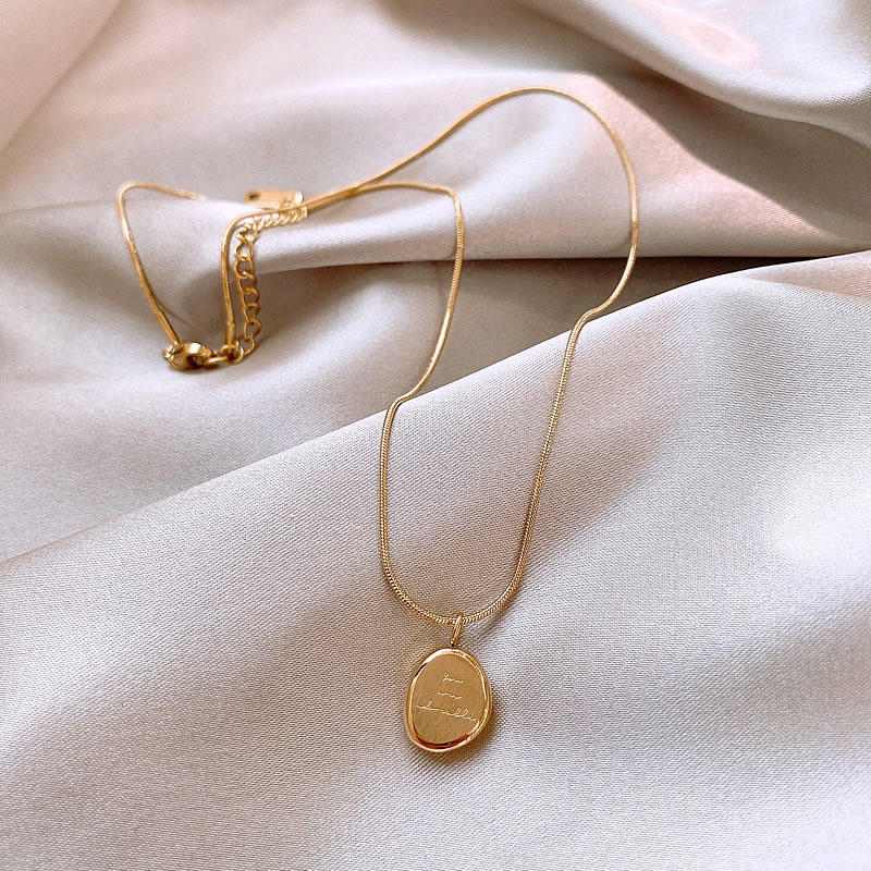 여성을위한 골드 컬러 불규칙한 영어 편지 목걸이 남성  - Birth Flower Necklace 리뷰 및 가격